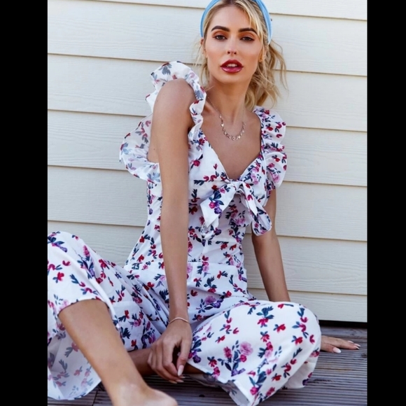 Ruffle Front Knot Wide Leg Capri Floral Jumpsuit - Picture 5 of 8